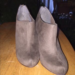 Tan wedge boots
